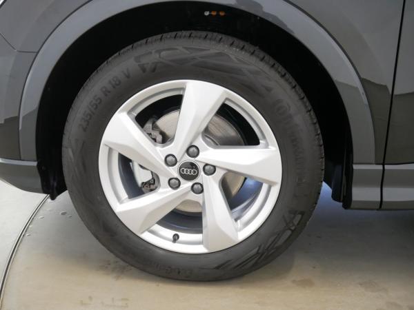 Audi Q3 35 TFSI S tro. advanced LED AHK virt. Cock.