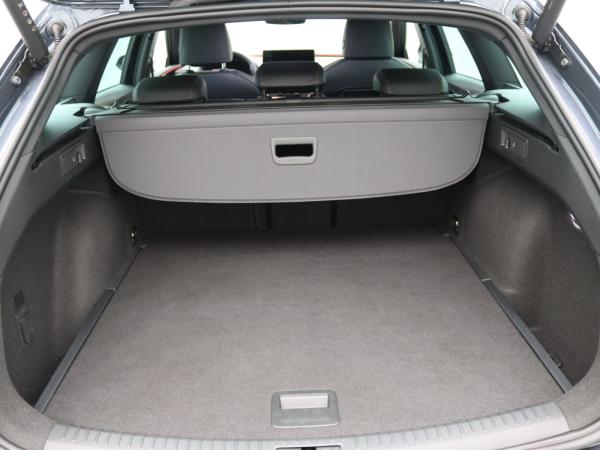 Cupra Leon ST 1.5 eTSI DSG / Navi, ParkAssi, LED, RFK