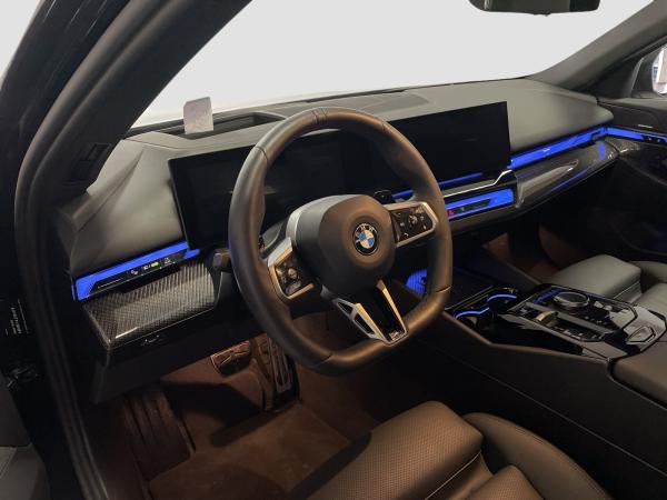 BMW 520 i Touring M Sport Standheizung AHK Harman/K