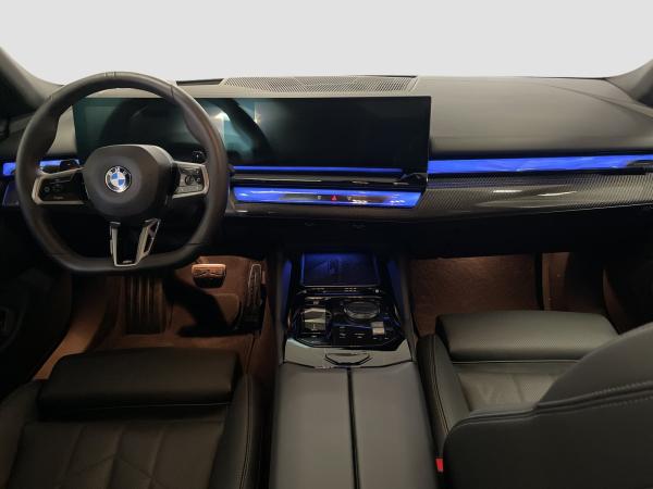 BMW 520 i Touring M Sport Standheizung AHK Harman/K