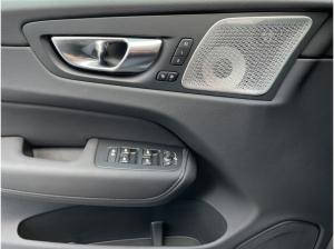 Volvo XC60 T8 AWD Plug-in ULTRA DARK PANO STANDH. Premiu