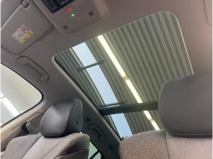 Skoda Octavia COMBI 2.0 TDI SELEKTION DSG AHK PANORAMA