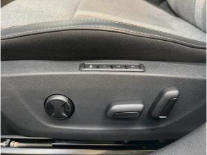 Skoda Octavia COMBI 2.0 TDI SELEKTION DSG AHK PANORAMA