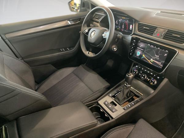 Skoda Superb Combi STYLE 2.0TDI DSG MATRIX.AHK.360°.NAVI.ACC.SITZHZG