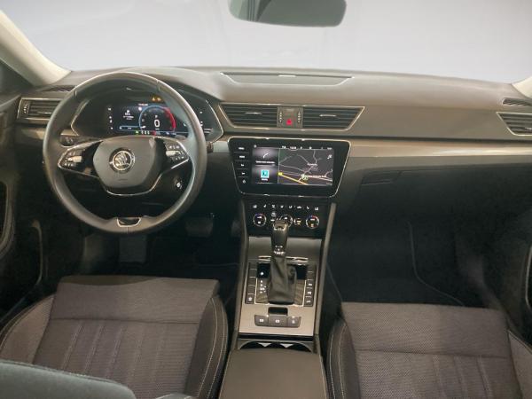 Skoda Superb Combi STYLE 2.0TDI DSG MATRIX.AHK.360°.NAVI.ACC.SITZHZG
