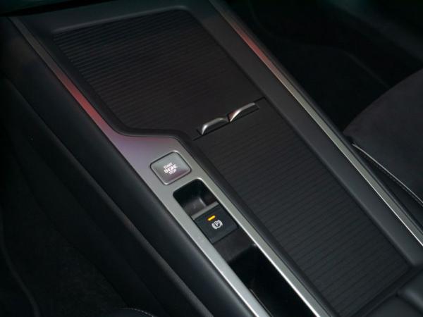 Volkswagen Passat Variant 1.5 TSI eHybrid Business AHK DCC Head-UP