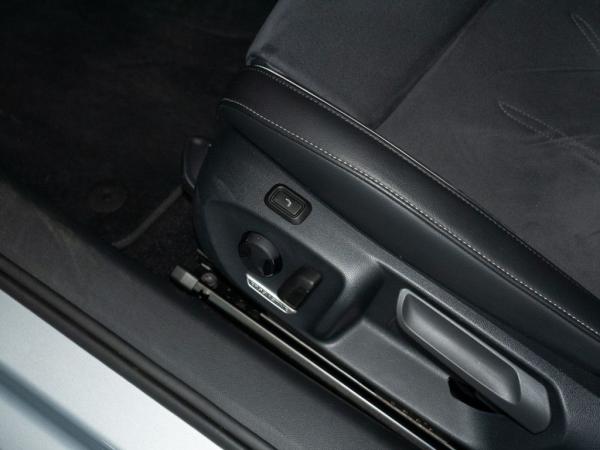 Volkswagen Passat Variant 1.5 TSI eHybrid Business AHK DCC Head-UP