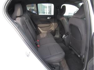 Volvo EX40 Core Single Motor inkl. Ganzjahresreifen und Wartung & Verschleiß