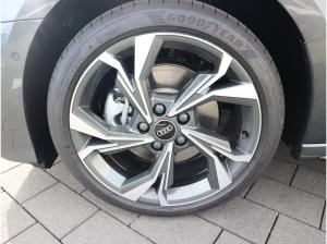 Audi A3 Sportback S line TFSI e S tronic*0,5%*AHK*ACC Audi A3 Sportback S line TFSI e S tronic*0,5%*AHK*ACC