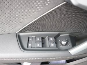 Audi A3 Sportback S line TFSI e S tronic*0,5%*AHK*ACC Audi A3 Sportback S line TFSI e S tronic*0,5%*AHK*ACC