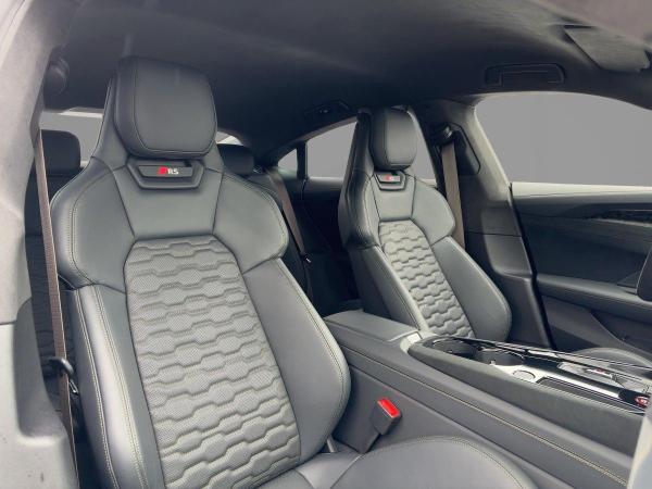 Audi RS e-tron GT performance quattro Head-up