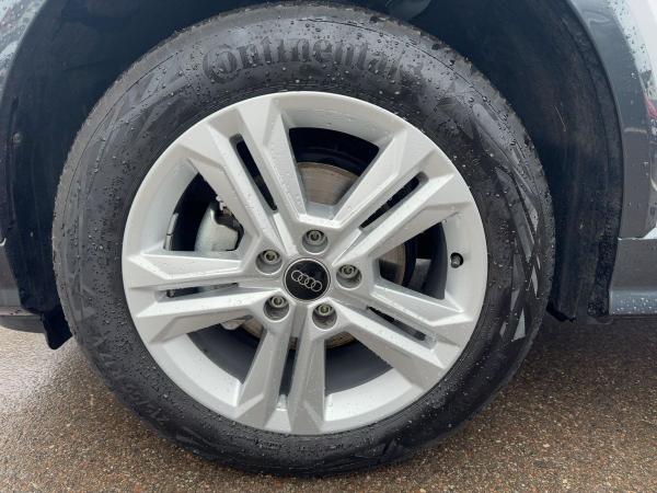 Audi Q2 advanced 30 TFSI 17 AHK KEYL NAVI+ RFK 5J.GAR