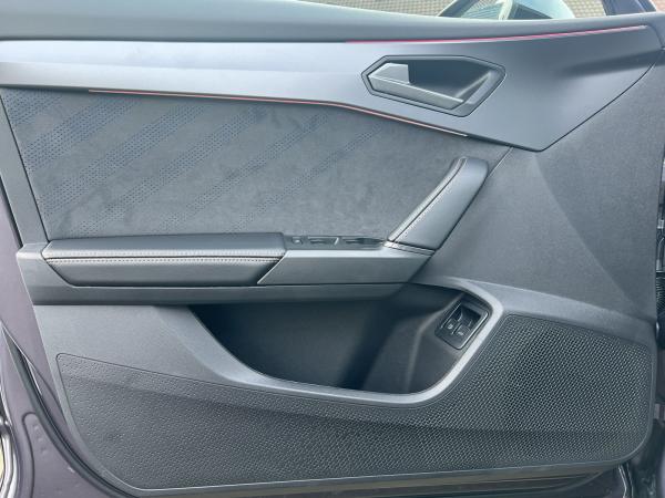 Cupra Formentor VZ Black Edition 1.5 e-HYBRID 200 kW (272 PS) 6-Gang-DSG AHK/Navi