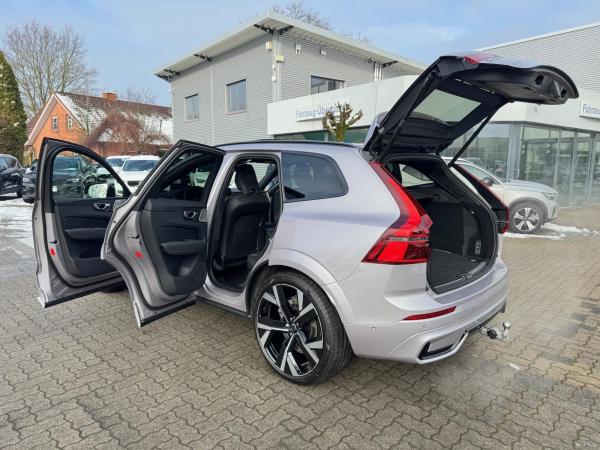 Volvo XC60 T8 AWD ULTRA DARK-360-AHK-B&W-Luft-Pilot-Sofort lieferbar!