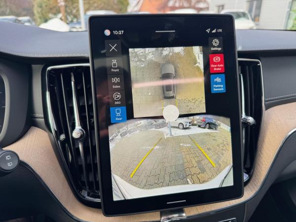 Volvo XC60 T8 AWD ULTRA DARK-360-AHK-B&W-Luft-Pilot-Sofort lieferbar!