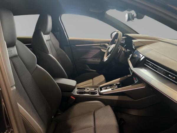 Audi A3 Sportback S line TFSI e 200 kW tronic MMI Matrix AHK 18''