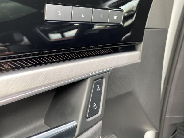 Volkswagen Touareg 3.0 TSI eHybrid 0,5% Elegance 4M MATRIX AHK LUFT