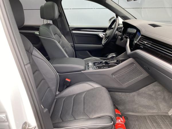 Volkswagen Touareg 3.0 TSI eHybrid 0,5% Elegance 4M MATRIX AHK LUFT