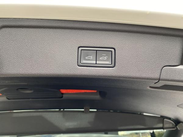 Volkswagen Touareg 3.0 TSI eHybrid 0,5% Elegance 4M MATRIX AHK LUFT