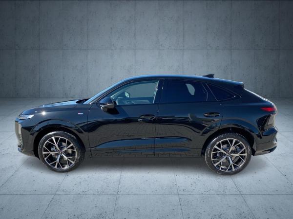 Audi Q3 Sportback TFSI S tr. S line LED 20 AHK