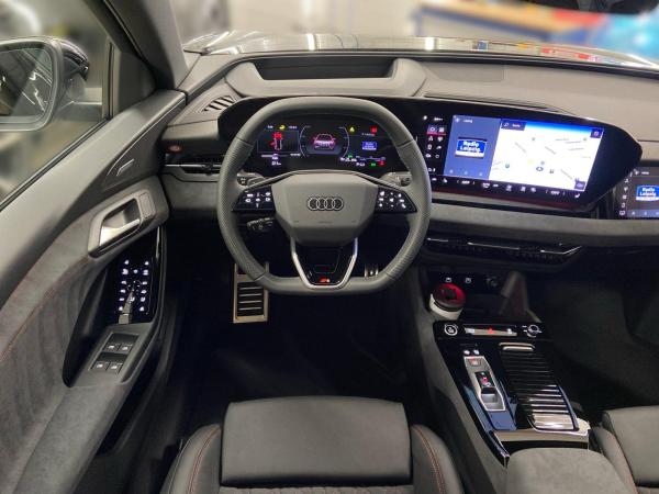 Audi Q6 e-tron performance OLED*Pano*Carbon*AHK**