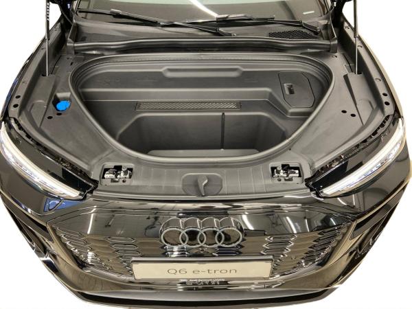Audi Q6 e-tron performance OLED*Pano*Carbon*AHK**