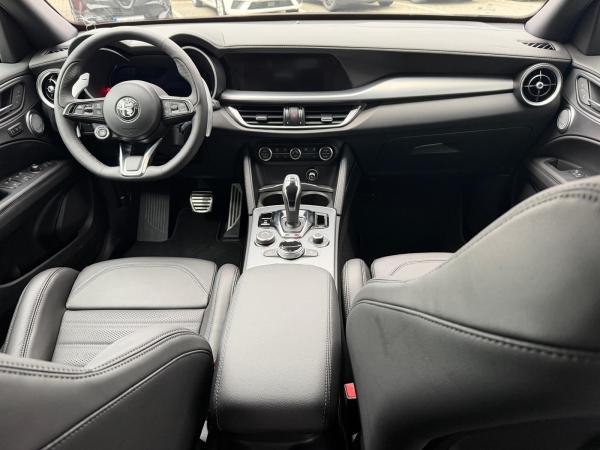 Alfa Romeo Stelvio 2.0 Turbo 16V Q4 AT Veloce Abholung Mannheim