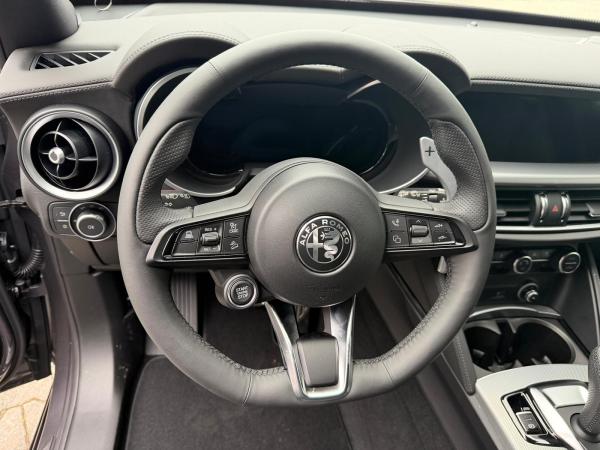 Alfa Romeo Stelvio 2.0 Turbo 16V Q4 AT Veloce Abholung Mannheim