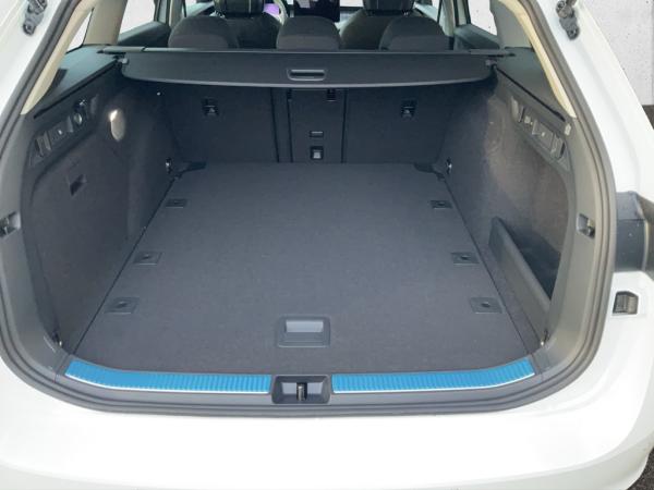 Skoda Superb Combi Selection 2.0 TDI 🗓️ MÄRZ-KNALLER für Gewerbekunden 🎉 Skoda Superb Combi Selection 2.0 TDI 🗓️ MÄRZ-KNALLER für Gewerbekunden 🎉