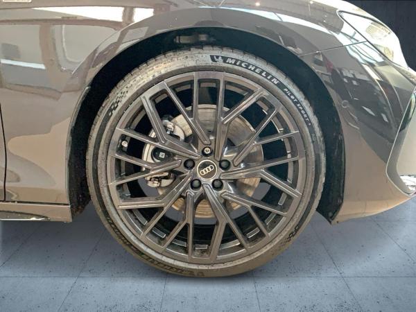 Audi A6 Avant e-hybrid » 299PS ⇒ Ambiente-Lichtpaket plus ⇒ Interieur S line ⇒ Smartphone Interface