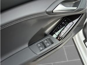 Audi Q6 e-tron SUV performance