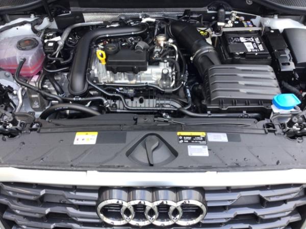Audi Q2 advanced 30 TFSI Schaltgetriebe