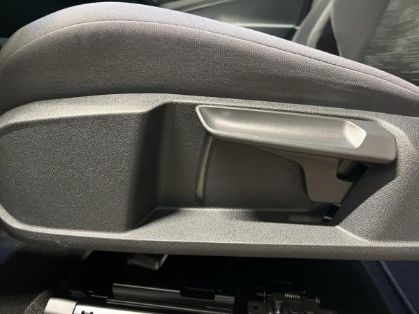 Volkswagen ID.4 Pure Automatik ACC AUT Fernlichtass. KlimaA