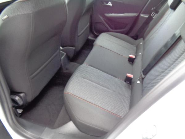 Peugeot 208 Benzin 100 Style Sitzhzg., Klima, PDC hi.,