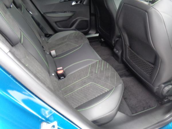 Peugeot 2008 Hybrid 145 e-DSC GT Exclusive Alcantara