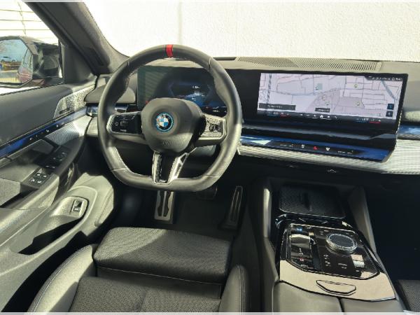 BMW i5 M60 xDrive /Pano/Autobahnassistent/B&W