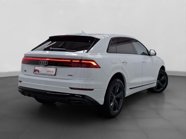 Audi Q8 S-Line Business TFSIe quattro 290kW (UPE:103.610€)