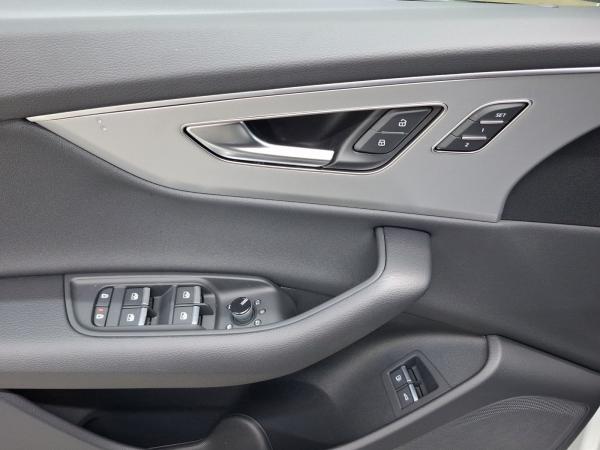 Audi Q8 S-Line Business TFSIe quattro 290kW (UPE:103.610€)