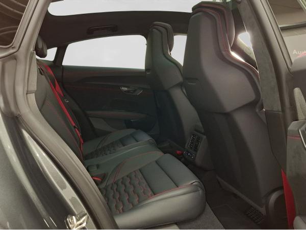 Audi RS e-tron GT performance 620 kW 21'' Aktivfahrwerk HUD Massage (UPE: 198.070€)