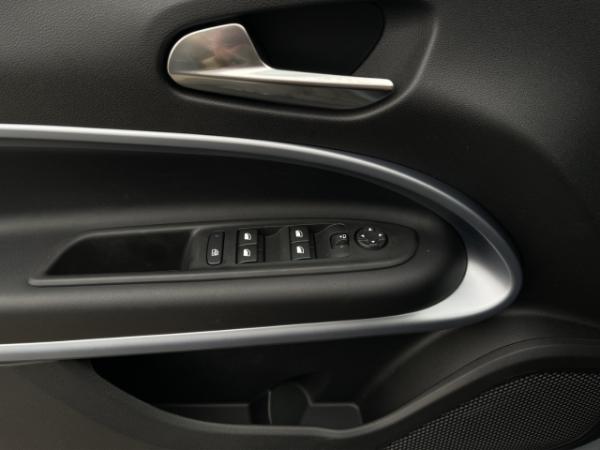 Jeep Avenger The North Face ALLRAD SOFORT PDC+ACC+SHZ+NAVI+CARPLAY