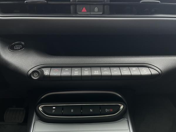 Jeep Avenger The North Face ALLRAD SOFORT PDC+ACC+SHZ+NAVI+CARPLAY