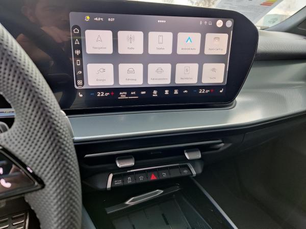 Audi Q3 Sportback e-hybrid 200 kW S tronic S line /Tech