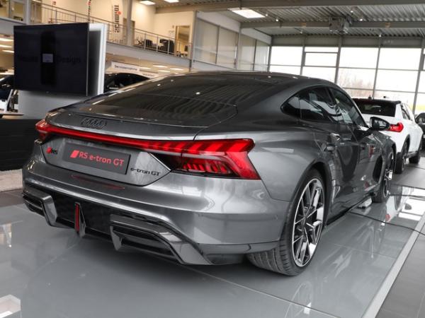 Audi RS e-tron GT performance HUD Allradlenkung Aktivfahrwerk Designpa. Rot  Leder Matrix