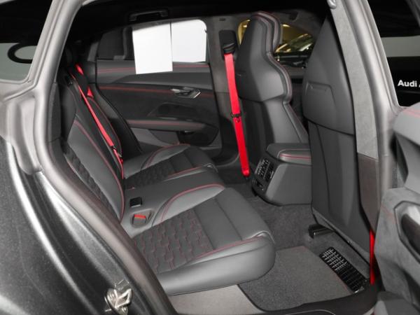 Audi RS e-tron GT performance HUD Allradlenkung Aktivfahrwerk Designpa. Rot  Leder Matrix