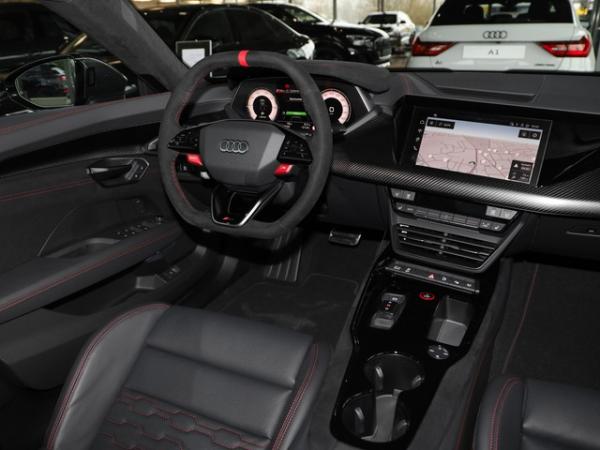 Audi RS e-tron GT performance HUD Allradlenkung Aktivfahrwerk Designpa. Rot  Leder Matrix