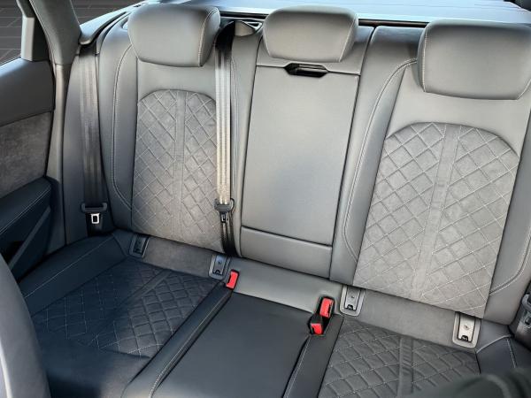 Audi RS4 Avant Last Edition 1 of 25 / 360° Kamera, Keyless Entry, Lenkradheizung,  Massagesitze, Soundsystem