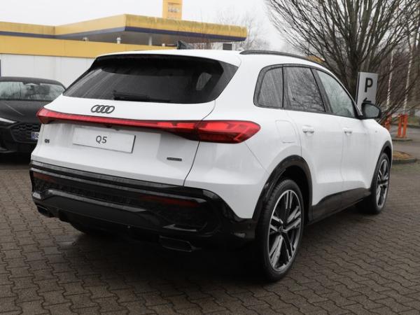 Audi Q5 Quattro 	 S line editon one TechPro ACC Sthzg. AHK Luft