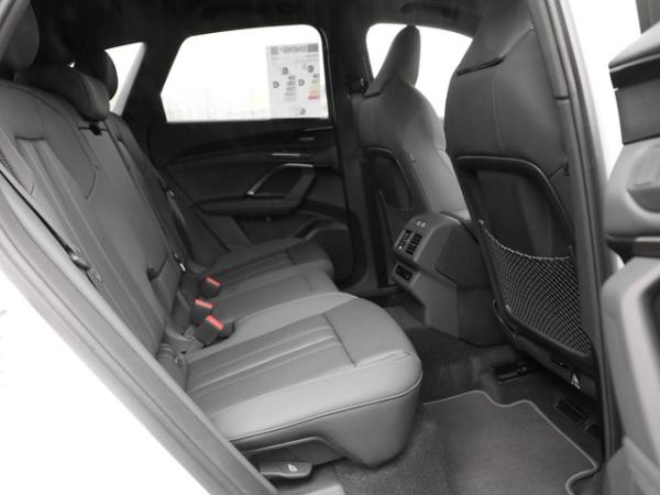 Audi Q5 Quattro 	 S line editon one TechPro ACC Sthzg. AHK Luft