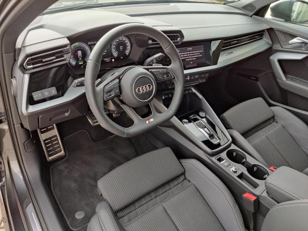 Audi A3 Sportback  S line 45 TFSIe 200 kW VOLL