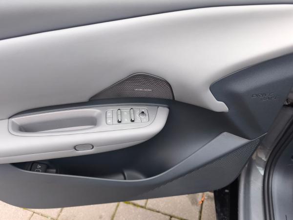 LYNK & Co 02 More ALLE FARBEN G